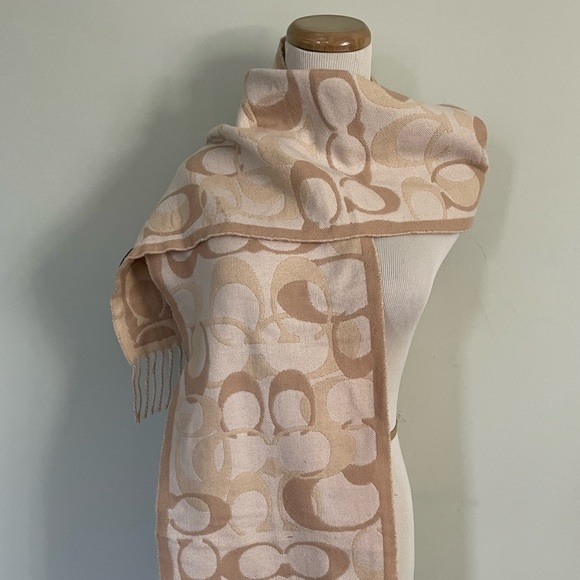 [Coach] Signature Reversible Muffler Cream and Tan Scarf w/Fringe - Picture 4 of 6